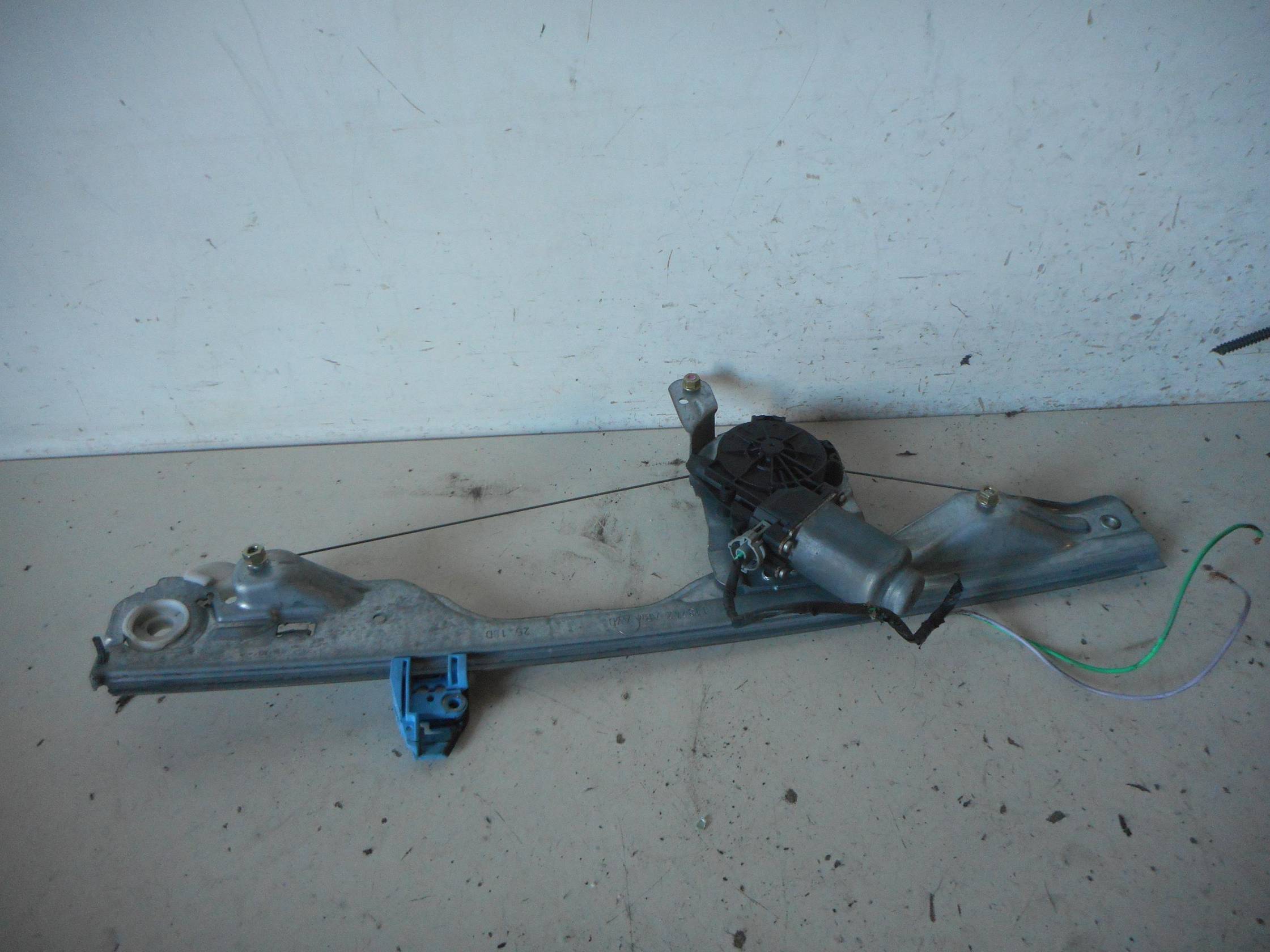 Alzacristallo elettr. porta ant. dx.